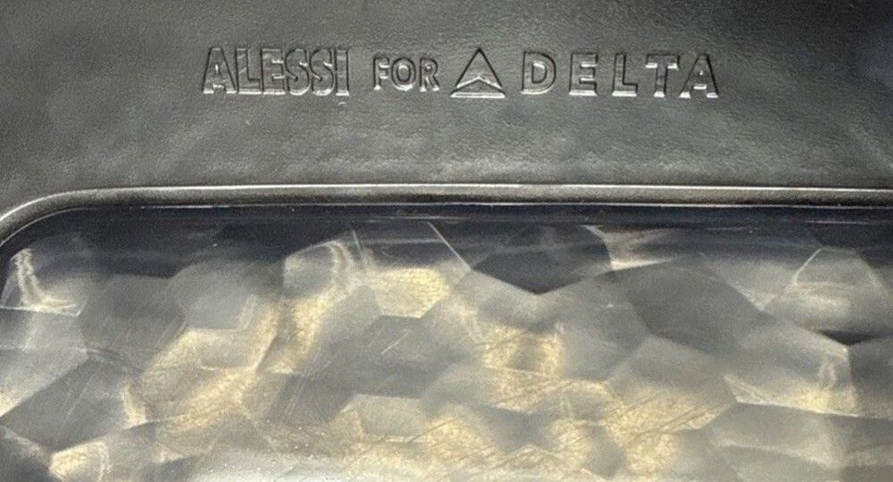 Alessi for Delta Airlines Smoke Grey Trays - Lot Of 10 - 7.5” X 10.75” Brand New - Picture 5 of 7
